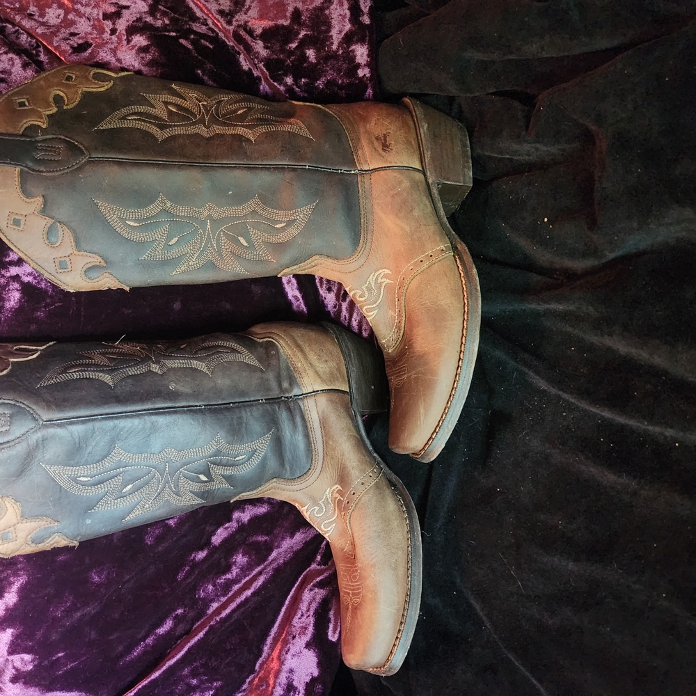 Cowgirl Boots!!